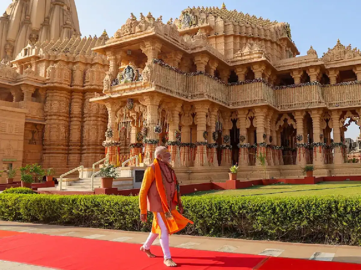 હજાર વર્ષ પછી પણ અડગ: સોમનાથની ગાથા પર વડાપ્રધાન મોદીની ઐતિહાસિક કલમ 3 Somnath Temple Legacy 1.png