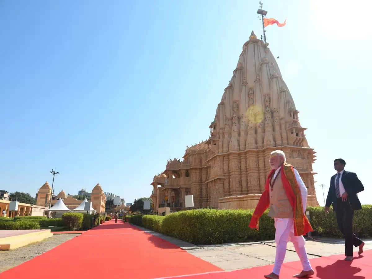 હજાર વર્ષ પછી પણ અડગ: સોમનાથની ગાથા પર વડાપ્રધાન મોદીની ઐતિહાસિક કલમ 2 Somnath Temple Legacy 2.png