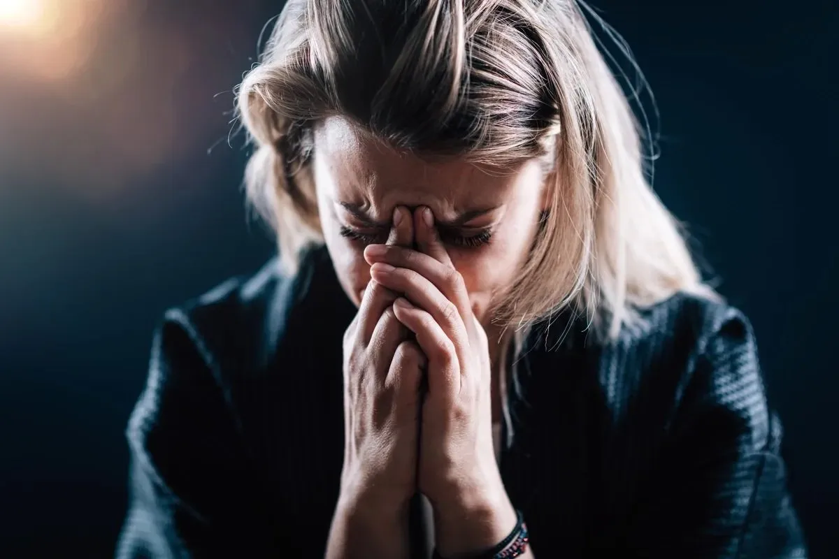 ચિંતા છોડો, જીવતા શીખો: વધુ પડતી ચિંતાને નિયંત્રિત કરવાની 4 અસરકારક ટિપ્સ 2 STRESS .jpg