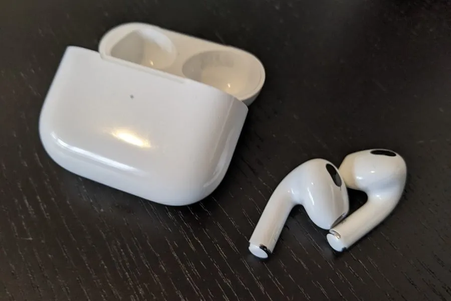  Earbuds