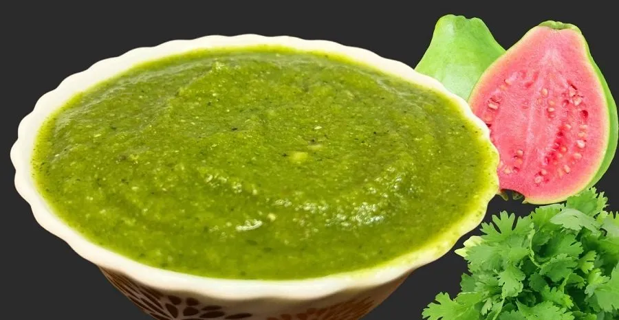 આદુ-મરચાં અને જામફળનો તડકો: 5 જ મિનિટમાં તૈયાર કરો આ મજેદાર ચટણી. 2 amrood.jpg