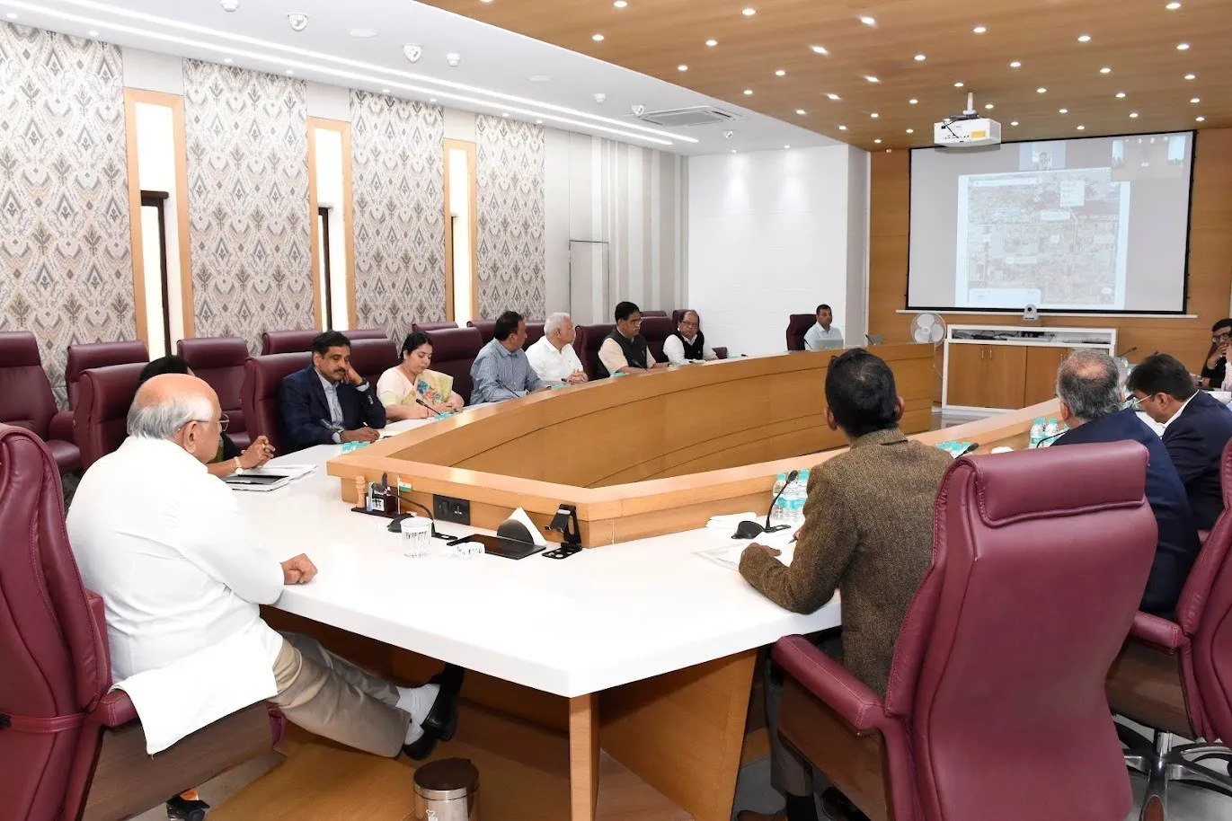 ગાંધીનગરમાં ટાઇફોઇડ નિયંત્રણ માટે મુખ્યમંત્રી ભૂપેન્દ્ર પટેલે યોજી ઉચ્ચસ્તરીય સમીક્ષા બેઠક 2 Gandhinagar Typhoid Control Meeting 2.png