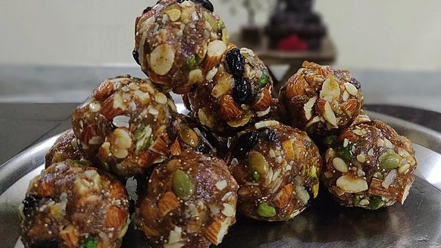 Dry fruits ladoo