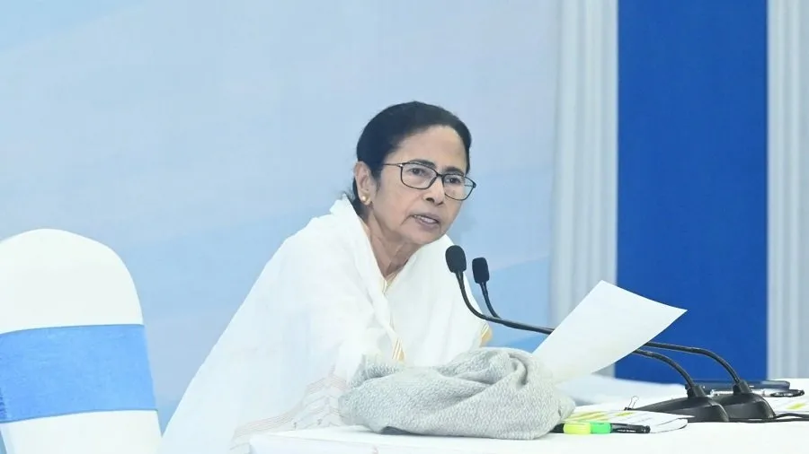 મમતા બેનર્જીના મોદી સરકાર પર આકરા પ્રહાર: 'ફરીથી લોકડાઉન લાદીને લોકોને ઘરોમાં કેદ કરવાનું ષડયંત્ર' 3 mamata ji.jpg