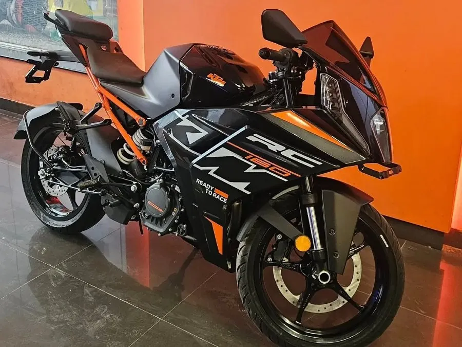 KTM ની સૌથી સસ્તી સ્પોર્ટ્સ બાઈક લોન્ચ! માત્ર ₹1.85 લાખમાં ઘરે લાવો KTM RC 160, જાણો શું છે ખાસ 3 ktm2.jpg