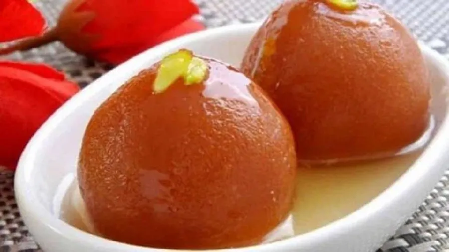 મિલ્ક પાવડર ગુલાબ જામુન રેસીપી: સ્ટેપ-બાય-સ્ટેપ રીત સાથે ઘરે જ બનાવો પરફેક્ટ સ્વીટ 3 gulan jambu1.jpg