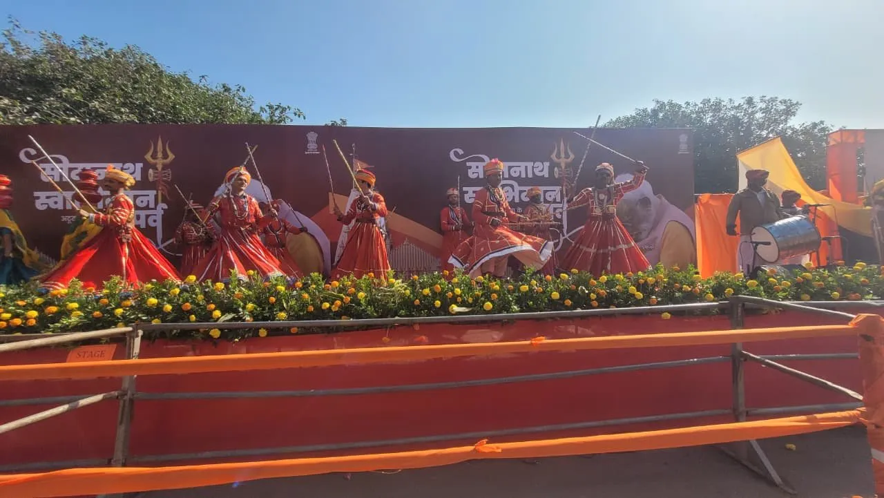 સોમનાથ સ્વાભિમાન પર્વમાં ‘મિની ભારત’નો અદભૂત નજારો: શૌર્ય યાત્રા માર્ગ પર દેશભરના કલારૂપોની ઝલક 2 Somnath Swabhiman Parv Shaurya Yatra 2.jpeg