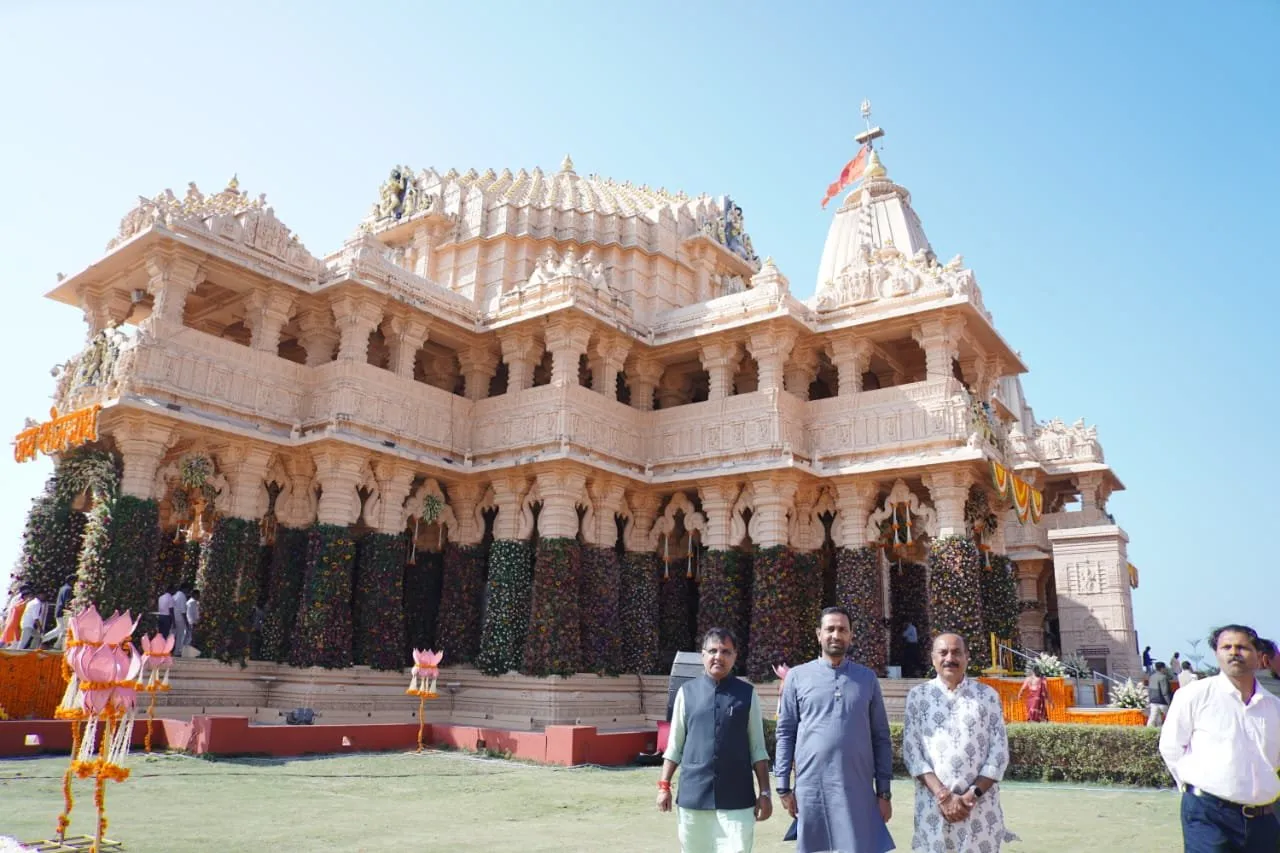સોમનાથ સ્વાભિમાન પર્વમાં ૭૨ કલાકના અખંડ ઓમકાર મંત્ર જાપમાં મંત્રીઓની ભાવસભર ઉપસ્થિતિ 3 Somnath Swabhiman Parv Omkar Mantra Jap 2.jpeg