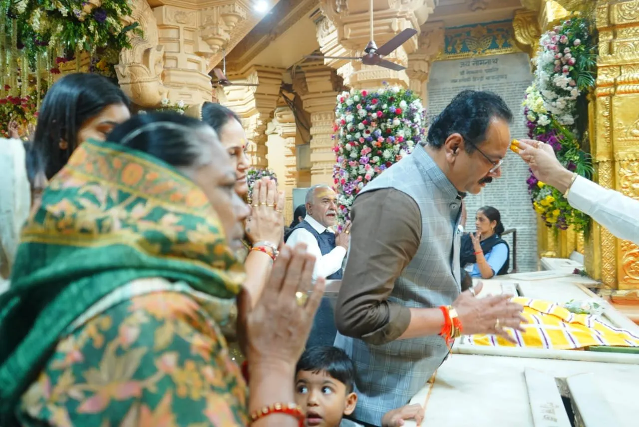 સોમનાથ સ્વાભિમાન પર્વે કૃષિ મંત્રી જીતુભાઈ વાઘાણીના મહાદેવ દર્શન, ૭૨ કલાકના અખંડ ઓમકાર જાપમાં જોડાયા 2 Jitubhai Vaghani Somnath Darshan 2026 1.jpeg