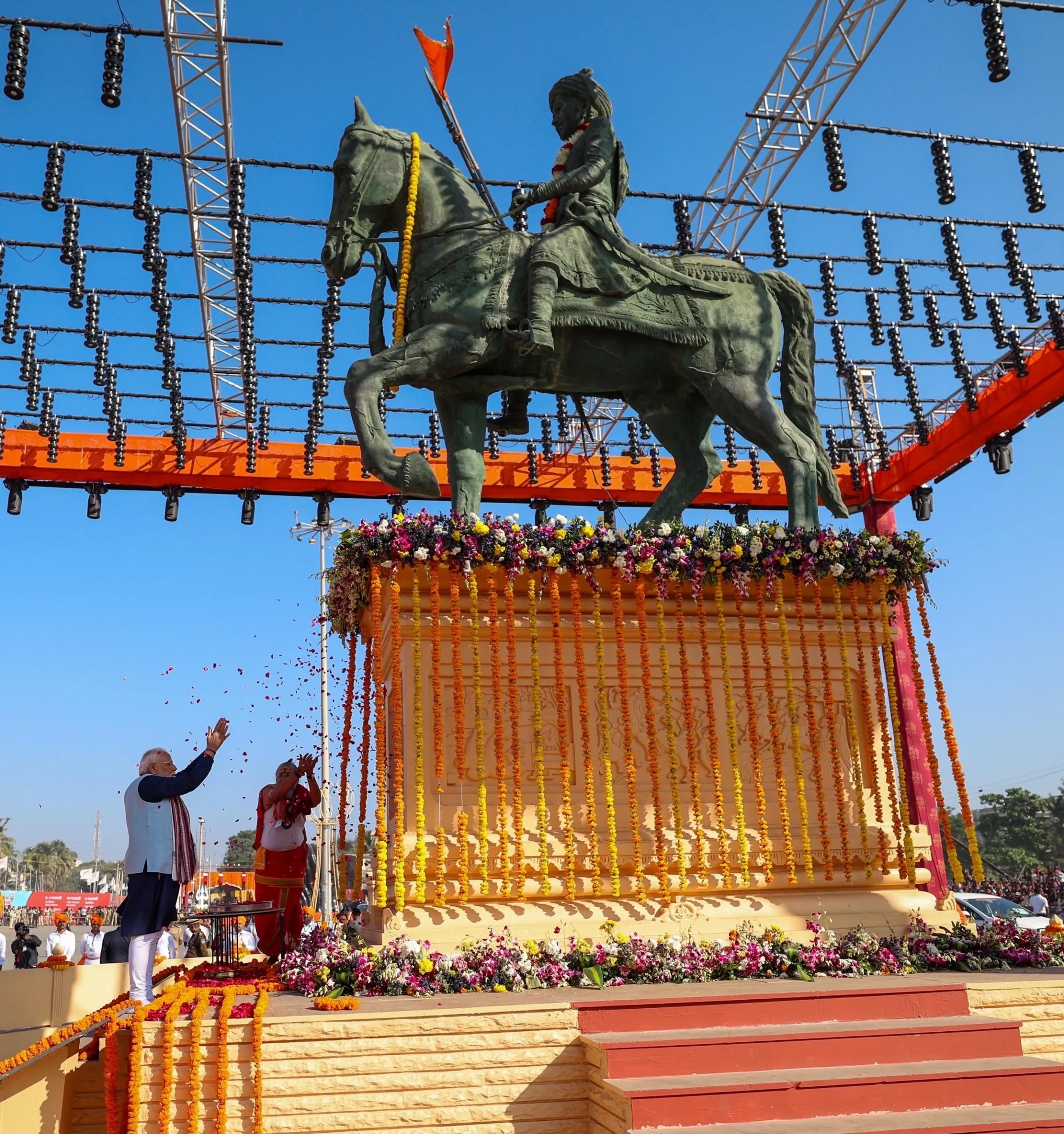સોમનાથ સ્વાભિમાન પર્વમાં વડાપ્રધાન નરેન્દ્ર મોદીનું પ્રેરક સંબોધન, પુનઃનિર્માણ અને વિજયની ગાથાનો જયઘોષ 3 Somnath Swabhiman Parv PM Modi Speech 2 scaled.png