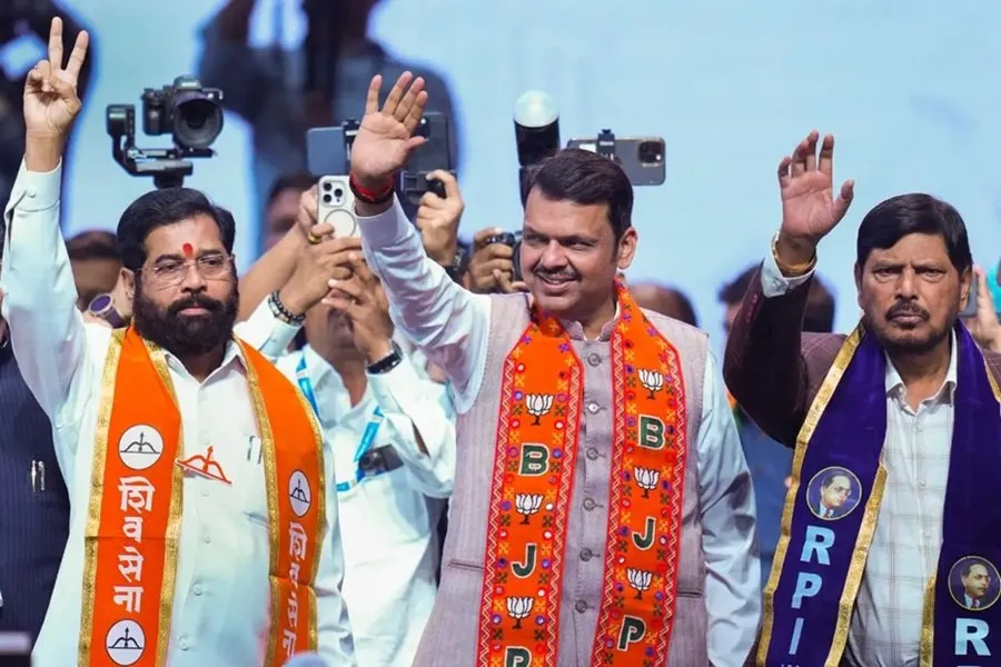 BMC ચૂંટણી 2026: મહાયુતિએ જાહેર કર્યો મેનિફેસ્ટો; સ્લમ-ફ્રી મુંબઈ અને ટેકનોલોજી પર મોટો દાવ 2 bjp2.jpg