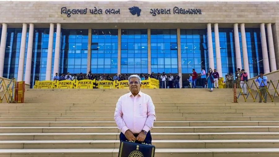 16 ફેબ્રુઆરીથી શરૂ થઈ શકે છે ગુજરાત વિધાનસભાનું બજેટ સત્ર; સાત વિધેયકો સાથે સરકાર રજૂ કરશે આંકડાકીય સરવૈયું 3 Gujarat.jpg