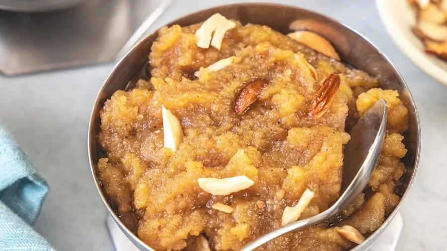 ગુરુદ્વારા જેવો જ સ્વાદિષ્ટ 'કડા પ્રસાદ' હવે બનાવો ઘરે, જાણો સ્ટેપ-બાય-સ્ટેપ રેસીપી 3 halwa1.jpg