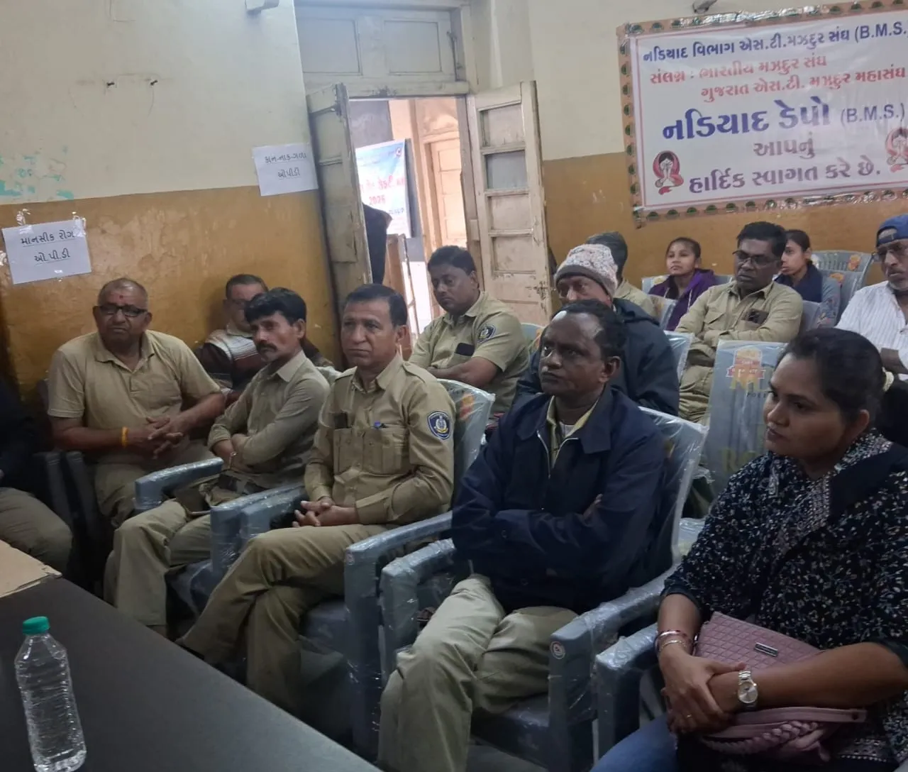 રાષ્ટ્રીય રોડ સલામતી માસમાં નડિયાદ RTOની આરોગ્યલક્ષી કામગીરી 2 nadiad road safety month eye checkup camp.png