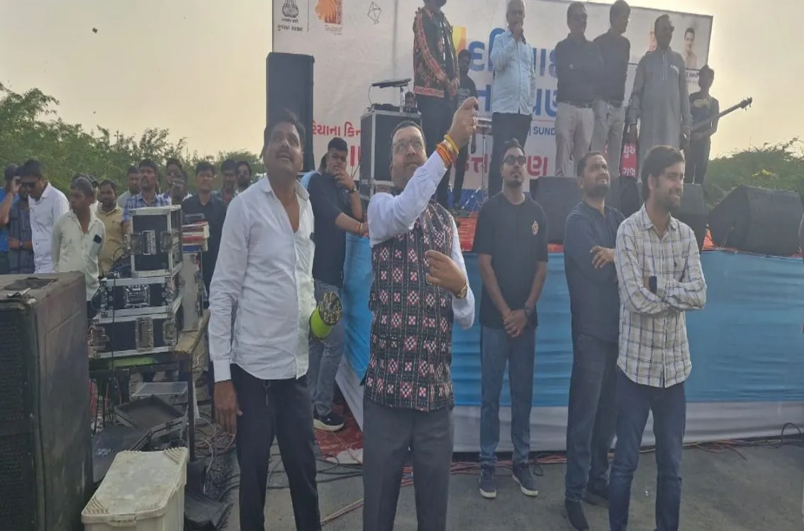 ત્રણ ઉત્તરાયણની અનોખી પરંપરાવાળું ખંભાત, દરિયાઈ ઉત્તરાયણે રાજ્યભરમાં ખેંચ્યું વિશેષ આકર્ષણ 3 khambhat sea uttarayan festival 2.jpeg
