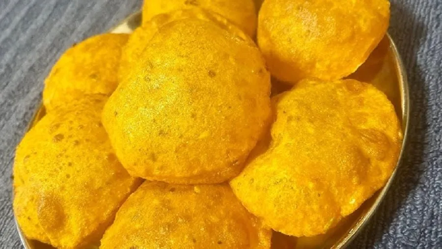 શું તમે ક્યારેય શક્કરિયાની પુરી ટ્રાય કરી છે? જો નહીં, તો નોંધી લો આ ટેસ્ટી અને નવી રેસીપી! 2 Sweet Potato Puri
