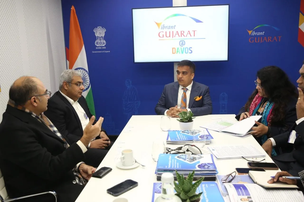દાવોસમાં વર્લ્ડ ઇકોનોમિક ફોરમ 2026માં ગુજરાતનું શક્તિશાળી પ્રતિનિધિમંડળ, નાયબ મુખ્યમંત્રી હર્ષ સંઘવીના નેતૃત્વમાં ભાગીદારી 2 Gujarat delegation at WEF Davos 2026 1.png