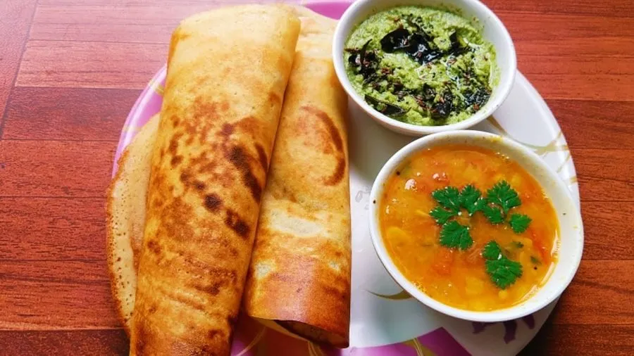 સવારના નાસ્તામાં બનાવો આ ઝટપટ અને ક્રિસ્પી મમરાના ઢોસા, સ્વાદ એવો કે બધા જ પૂછશે રેસીપી 2 PUFFED RICE DOSA