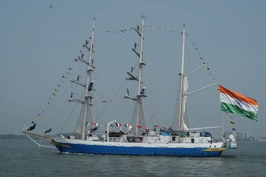INS સુદર્શિનીની વૈશ્વિક યાત્રાનો પ્રારંભ: 13 દેશોના 18 બંદરો પર જઈ નૌસેનાના સંબંધો કરશે મજબૂત 2 india.jpg