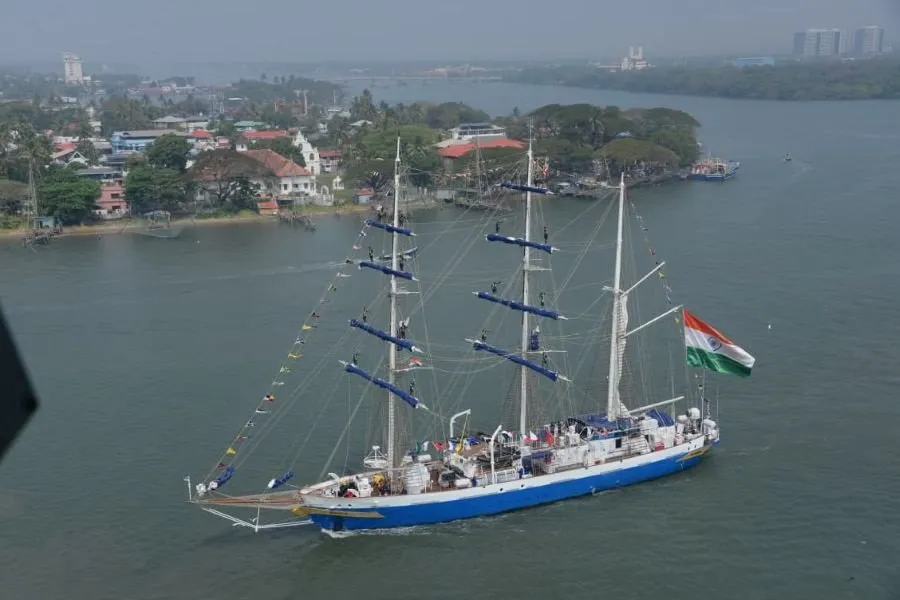 INS સુદર્શિનીની વૈશ્વિક યાત્રાનો પ્રારંભ: 13 દેશોના 18 બંદરો પર જઈ નૌસેનાના સંબંધો કરશે મજબૂત 3 india1.jpg