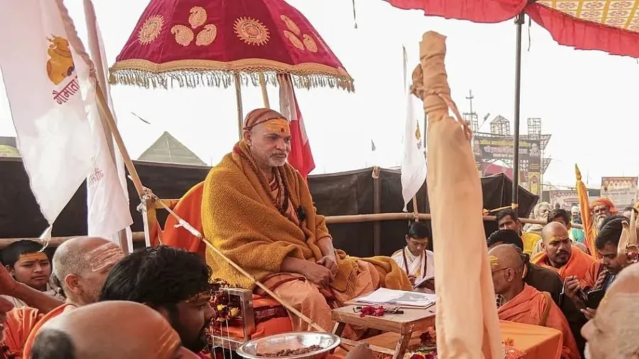 19 વર્ષની રાહનો અંત: દિલ્હીમાં ચારેય શંકરાચાર્ય એક મંચ પર દેખાશે, મોટા આંદોલનની જાહેરાત 2 acharay1.jpg