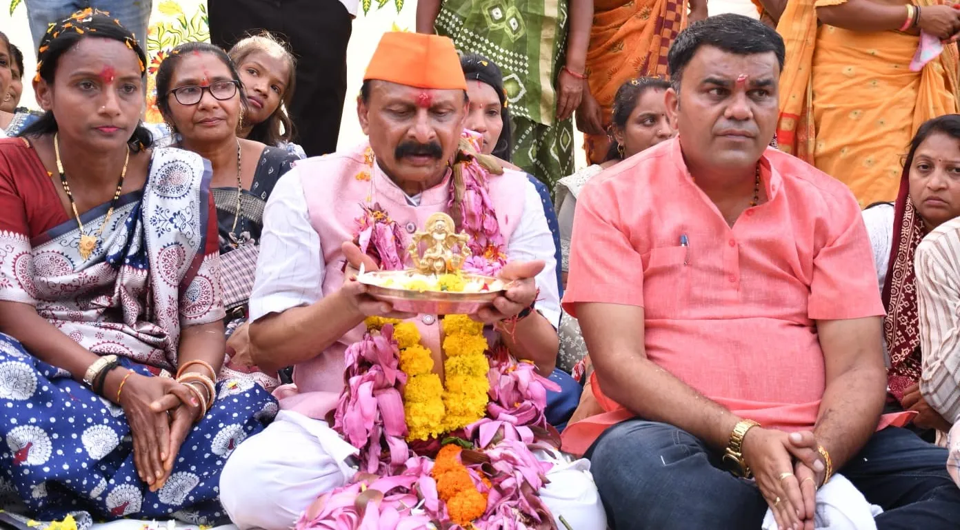 અંબિકા નદી પર ૧૬૮ મીટર લાંબા પુલથી વિસ્તારના વિકાસને વેગ : ધારાસભ્ય મોહનભાઈ ઢોડિયાના હસ્તે ભૂમિપૂજન 2 Ambika River Bridge Sambha Umra Brahmdev.png
