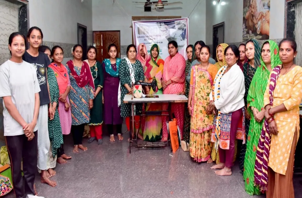સખી મંડળ દ્વારા મહિલાઓનો આત્મવિશ્વાસ વધ્યો : અણગઢ ગામની બહેનો બની આત્મનિર્ભર 2 Gujarat Self Help Group Women Empowerment 2.jpeg