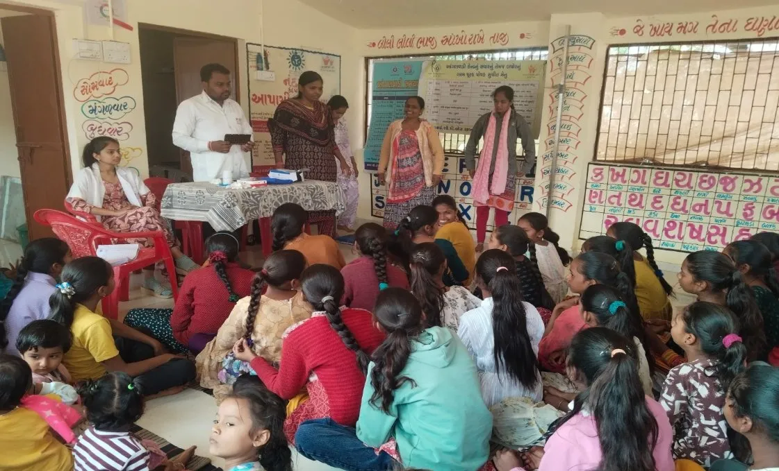 ઝાલોદ ઘટકમાં કિશોરીઓ માટે આરોગ્ય જાગૃતિનો અભિગમ : આંગણવાડી કેન્દ્રોમાં મેડિકલ કેમ્પ યોજાયો 3 Adolescent Girls Health Camp ICDS Gujarat 2.jpeg