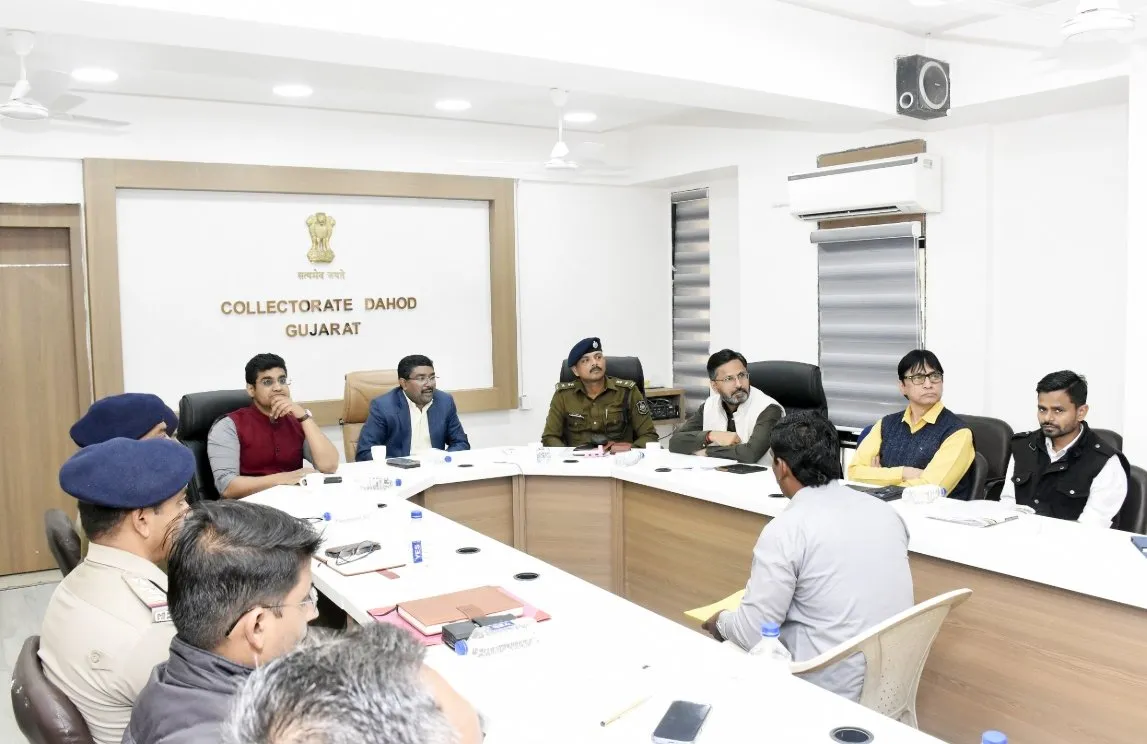 જિલ્લા કલેક્ટર યોગેશ નિરગુડેની અધ્યક્ષતામાં જિલ્લા સ્વાગત કાર્યક્રમ યોજાયો, નાગરિકોની ફરિયાદોનો સ્થળ પર ઉકેલ 3 district swagat grievance redressal meeting 2026 dahod92507 2 2.jpeg