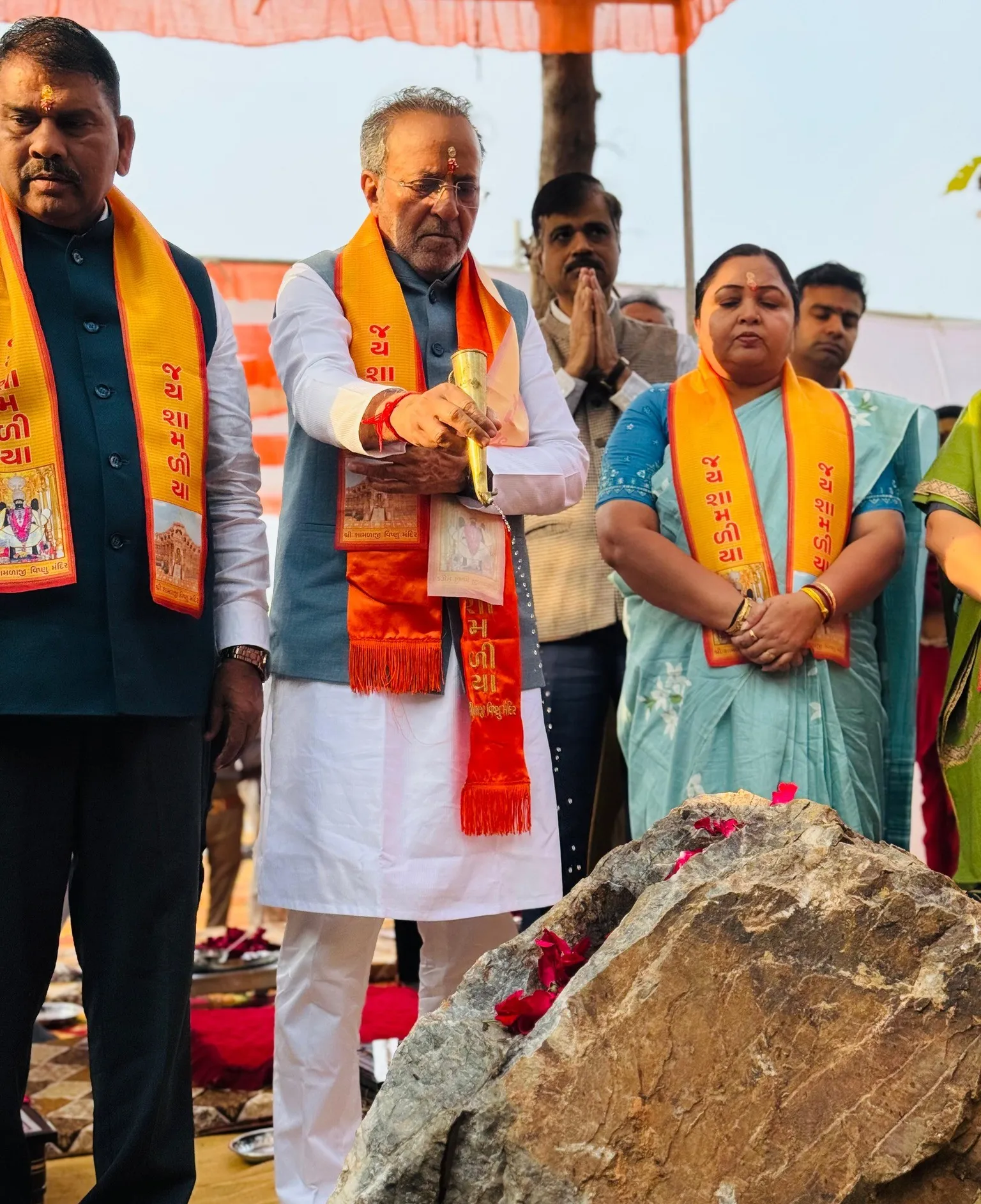 વસંત પંચમીના પાવન અવસરે અરવલ્લીમાં પર્વત પૂજા અને પ્રકૃતિ સંરક્ષણ મહોત્સવ, વન મંત્રી અર્જુન મોઢવાડિયાના હસ્તે પૂજન 2 Aravalli Parvat Puja Gujarat 1.png