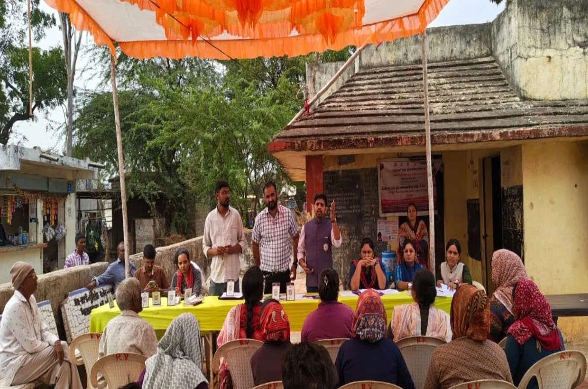 કઉ ગ્રામ પંચાયત ખાતે વહાલી દીકરી યોજના સહિત વિવિધ કલ્યાણકારી યોજનાઓ માટે વિશેષ સેવા કેમ્પ 2 Modasa Kau Gram Panchayat Welfare Camp.jpeg
