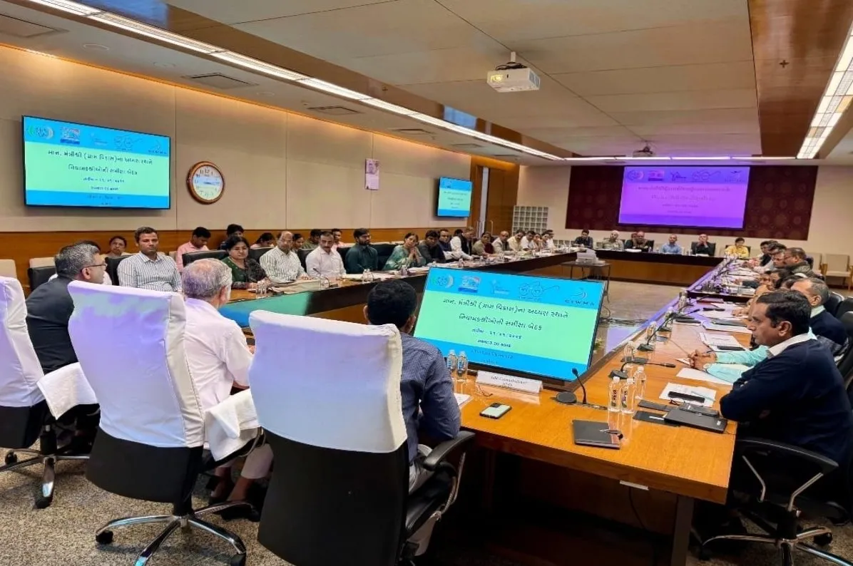 શહેર જેવી સુવિધાઓ સાથે ગામડાઓના વિકાસ પર ફોકસ: ગ્રામ વિકાસ મંત્રીની અધ્યક્ષતામાં વ્યાપક સમીક્ષા બેઠક 2 Gujarat Rural Development Review Meeting 2026.jpeg
