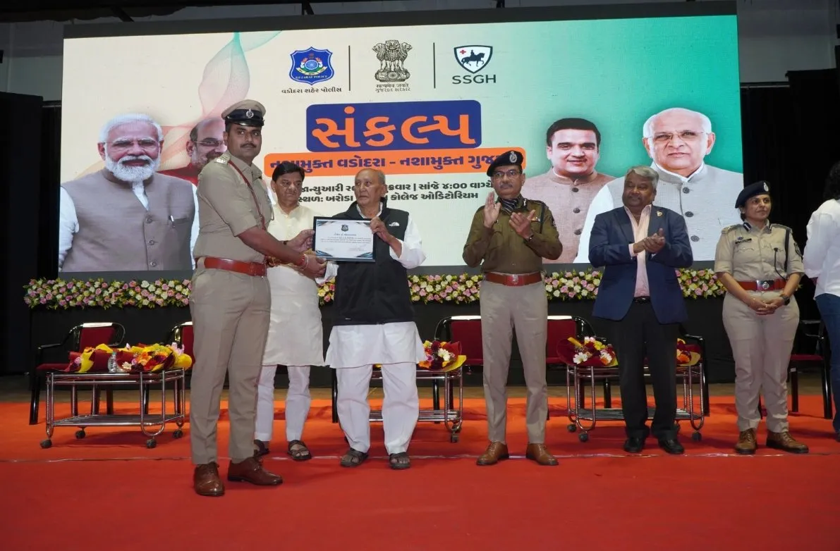 નશામુક્ત વડોદરાની દિશામાં મોટી કાર્યવાહી: SOGએ રૂ.49.85 લાખના કેફી પદાર્થો જપ્ત કરી બે આરોપી ઝડપ્યા 2 Vadodara SOG NDPS Drug Seizure Action.jpeg