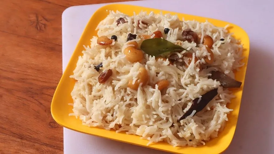 જ્યારે કંઈક સાદું અને સ્વાદિષ્ટ ખાવાનું મન હોય, ત્યારે ટ્રાય કરો આ સુગંધિત 'ઘી રાઈસ' રેસીપી 2 Ghee Rice Recipe