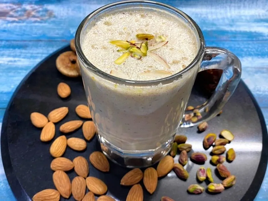 બાળકોને ચિપ્સ-કોલ્ડ ડ્રિંકની જગ્યાએ પીવડાવો આ ટેસ્ટી ડ્રાય ફ્રૂટ શેક, સ્વાસ્થ્ય અને સ્વાદનો છે ખજાનો 3 Dry Fruit Shake