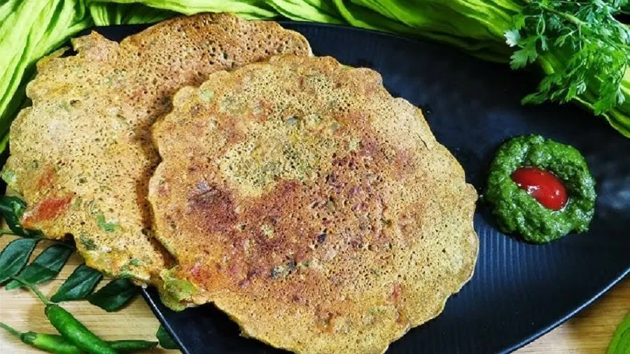બ્રેકફાસ્ટમાં બનાવો ટેસ્ટી અને હેલ્ધી વેજ રાગી ચીલા, વજન ઘટાડવા સાથે મળશે અઢળક ફાયદા 3 Veg Ragi Chilla