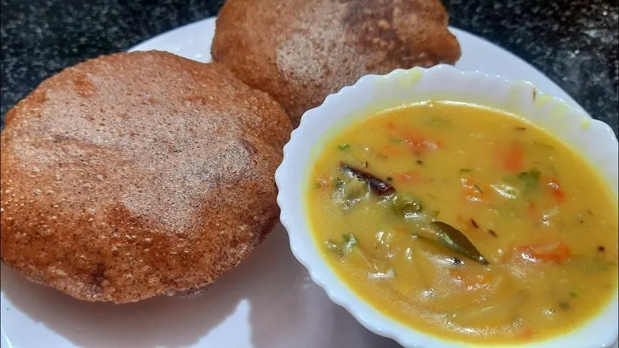 શું તમે ક્યારેય રાગીની પૂરી ખાધી છે? જાણો તેને ફૂલેલી અને નરમ બનાવવાની સિક્રેટ રીત 3 Ragi Puri