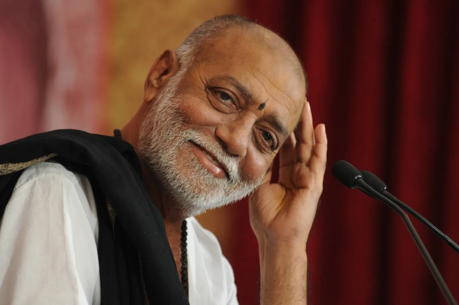 માનસ સનાતન ધર્મ: ભારતના શાશ્વત ધર્મનું રક્ષણ કરવા માટે દિલ્હીમાં મોરારી બાપુનું શક્તિશાળી આહ્વાન 2 BAPU .jpg