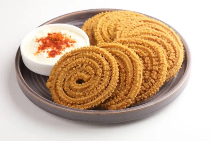 સાંજની ચા સાથે માણો આ ક્રિસ્પી અને સ્વાદિષ્ટ ચકરી, નોંધી લો સરળ રેસીપી 2 Moong Dal Chakli