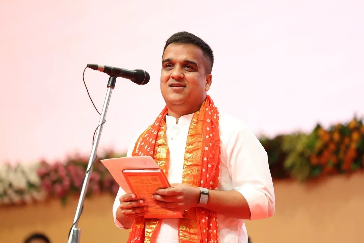 મહાશિવરાત્રી મેળાના સુચારૂ આયોજન અંગે નાયબ મુખ્યમંત્રી હર્ષ સંઘવીની અધ્યક્ષતામાં સાધુ-સંતો અને વહીવટી તંત્ર સાથે મહત્વની બેઠક યોજાઈ 2 HARSH 1.jpg
