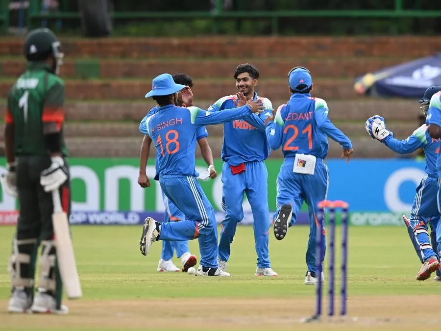 U19 વર્લ્ડ કપ: સેમીફાઈનલની 3 ટીમો નક્કી, હવે ભારત-પાકિસ્તાન વચ્ચે થશે 'મહાયુદ્ધ'! 3 u1911.jpg