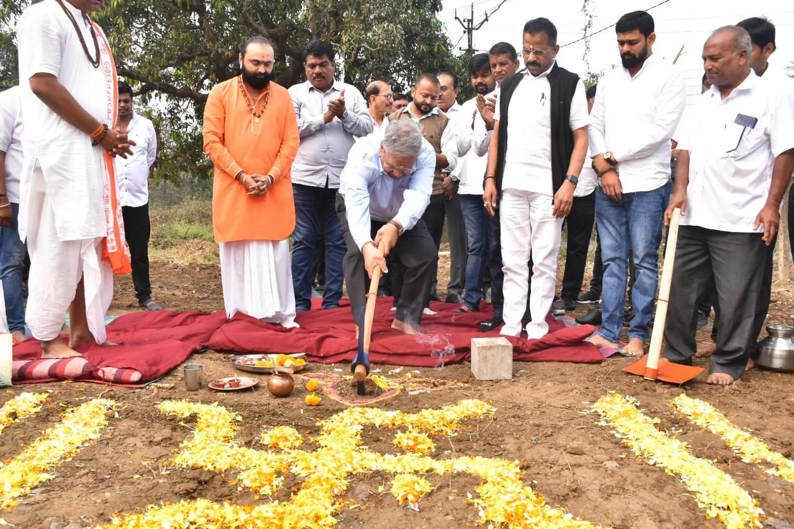 સરકારી ગ્રાંટ અને દાતાશક્તિના સંકલનથી પારડીના ખેરલાવમાં આધુનિક સુવિધાયુક્ત શાળા તથા સ્પર્ધાત્મક પરીક્ષાઓ માટે લાઈબ્રેરીની શરૂઆત 3 kherlav pardi modern primary school library inauguration valsad 1.png