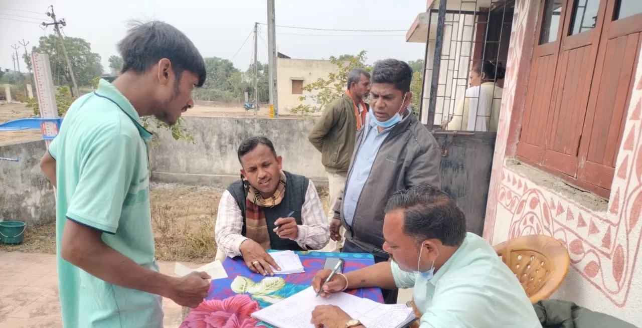 જન-જનનું આરોગ્ય સુરક્ષિત કરવા દાહોદમાં ટીબી મુક્ત ભારત અભિયાન, સીમલખેડી ખાતે ૨૧૩ લાભાર્થીઓના પોર્ટેબલ એક્સ-રે લેવાયા 2 dahod tb mukt bharat portable xray camp 1.png