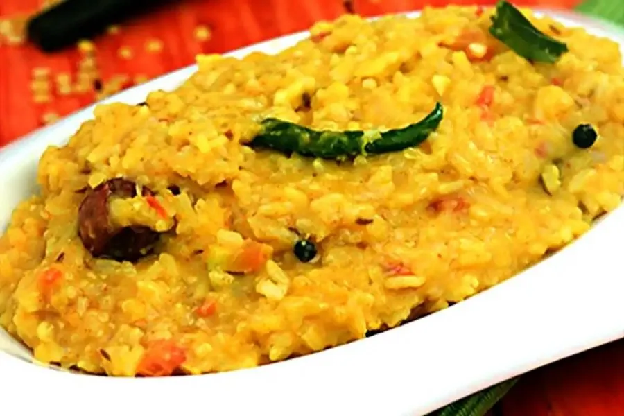 ઘરે બનાવો ગુજરાતની પ્રખ્યાત ગિરનારી ખીચડી, દરેક દાણે મળશે કાઠિયાવાડી સ્વાદનો અસલી જાદુ! 3 Girnari Khichdi