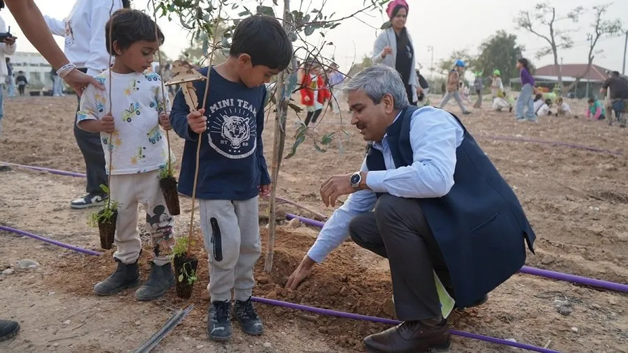 PM મોદીની ‘એક પેડ માાં કે નામ’ ઝુંબેશ ઈઝરાયેલ પહોંચી: મિત્ર દેશે લગાવ્યા 300 છોડ 2 isreal.jpg