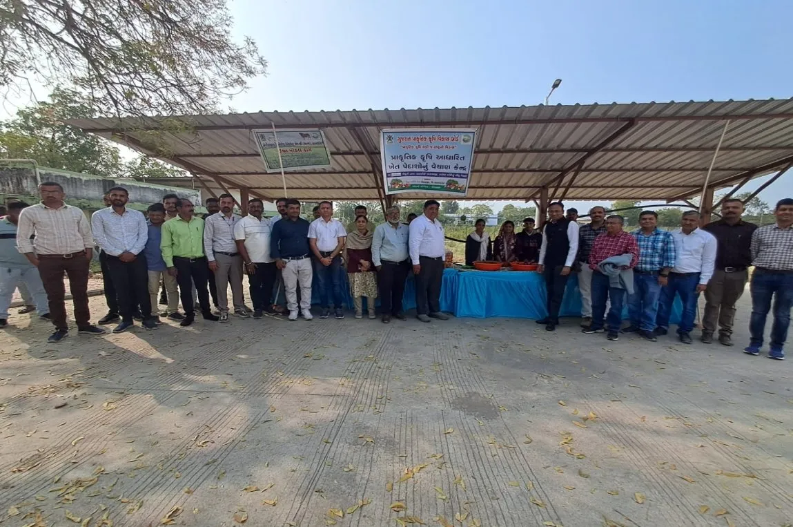 સાબરકાંઠા જિલ્લામાં પ્રાકૃતિક ખેતીને વેગ: હિંમતનગર અને ખેડબ્રહ્મામાં પ્રાકૃતિક ખેત પેદાશોના હંગામી વેચાણ કેન્દ્રોનો શુભારંભ 2 sabarkantha natural farming produce sale center.jpeg