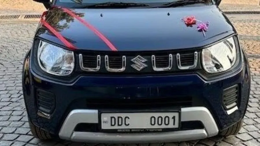 કેમ ખાસ છે 'DDC 0001' નંબર? દુબઈની હરાજીમાં ₹2.08 કરોડમાં વેચાઈ આ વીઆઈપી પ્લેટ 2 car23.jpg