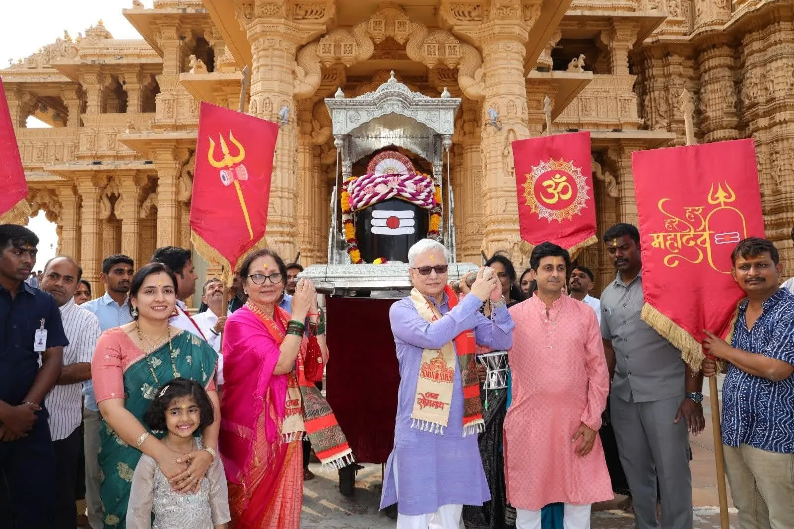તેલંગણાના રાજ્યપાલ શ્રી જિષ્ણુ દેવ વર્માએ પ્રથમ જ્યોતિર્લિંગ શ્રી સોમનાથ મહાદેવના દર્શન કરી આધ્યાત્મિક ધન્યતા અનુભવી 3 telangana governor jishnu dev verma somnath darshan 1.png