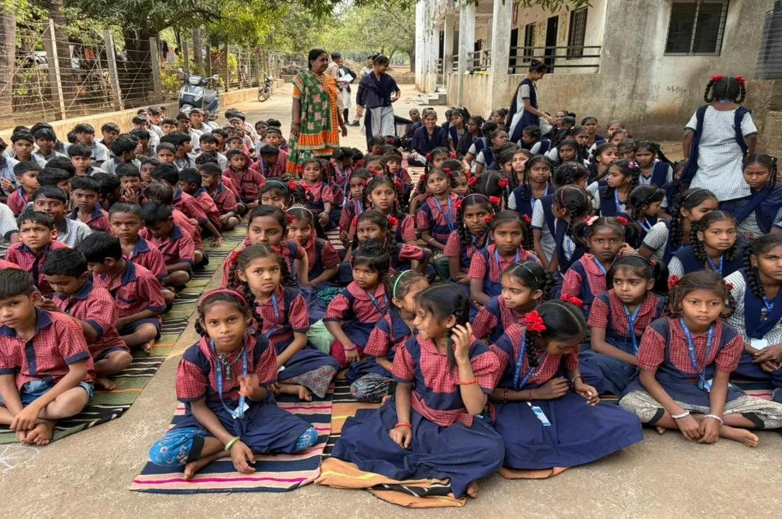 ધરમપુરના કેળવણી ગામની આશ્રમશાળામાં બેટી બચાવો બેટી પઢાવો અંતર્ગત SHE Team સાથે કિશોરીઓ માટે જાગૃતિ કાર્યક્રમ 2 valsad beti bachao beti padhao awareness program.jpeg