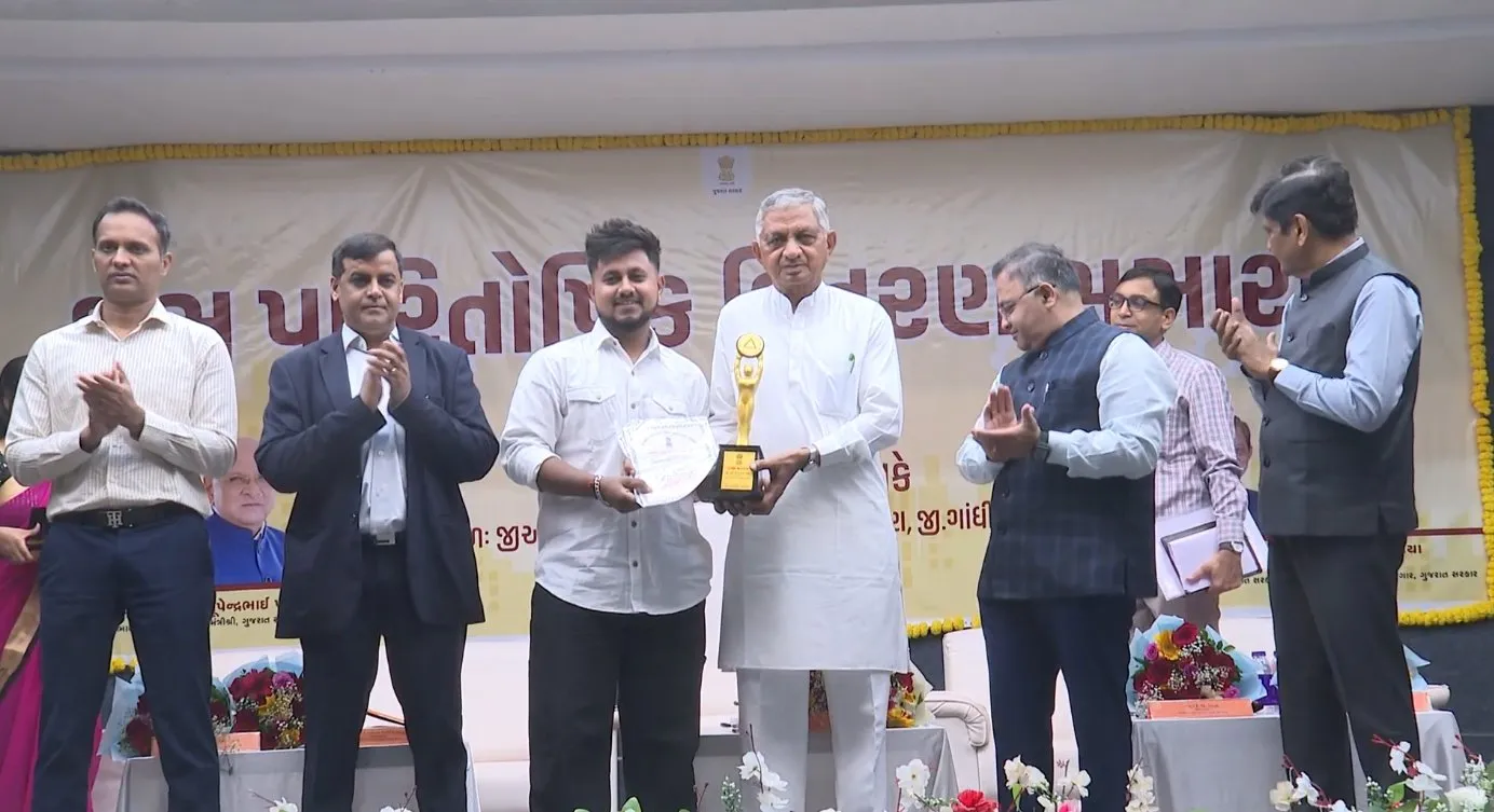 રાજ્યના શ્રમયોગીઓના કૌશલ્ય અને કાર્યનિષ્ઠાને બિરદાવતો રાજ્ય શ્રમ પારિતોષિક વિતરણ સમારોહ ગાંધીનગરમાં યોજાયો 2 Gujarat State Labour Awards 2026.jpeg
